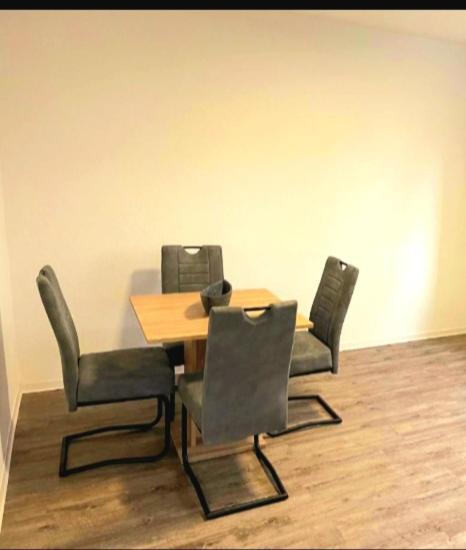City Apartment Duisburg 2#Netflix &Wlan &Kingsize Bett & Kaffee Maschine & Central & 500M Innenhafen & 2 Min U Bahn 外观 照片