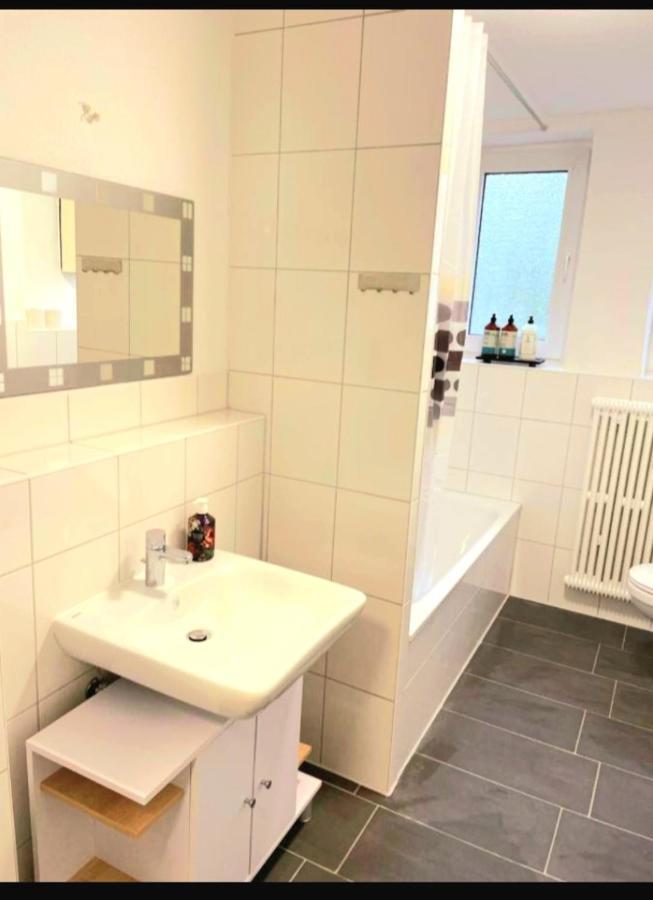 City Apartment Duisburg 2#Netflix &Wlan &Kingsize Bett & Kaffee Maschine & Central & 500M Innenhafen & 2 Min U Bahn 外观 照片