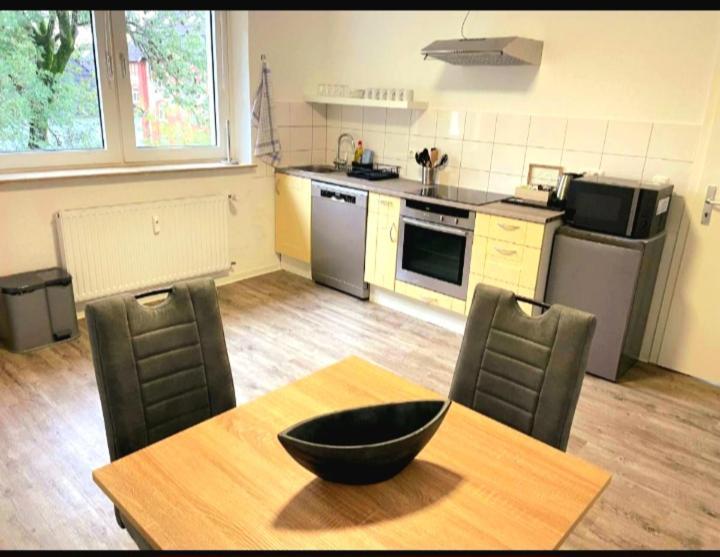 City Apartment Duisburg 2#Netflix &Wlan &Kingsize Bett & Kaffee Maschine & Central & 500M Innenhafen & 2 Min U Bahn 外观 照片