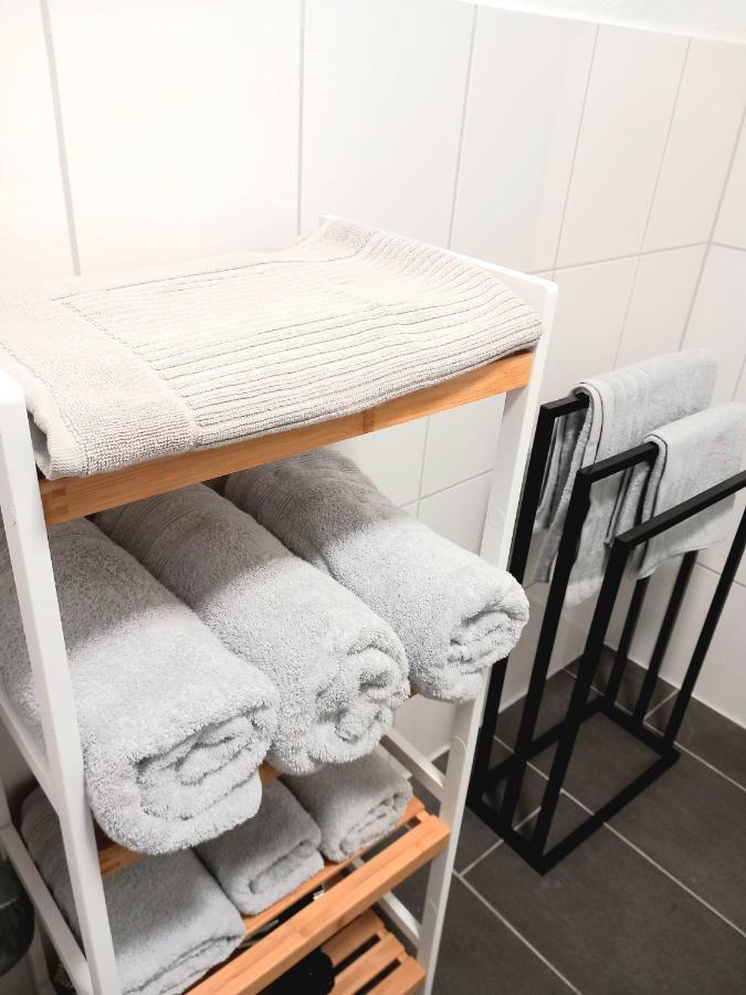 City Apartment Duisburg 2#Netflix &Wlan &Kingsize Bett & Kaffee Maschine & Central & 500M Innenhafen & 2 Min U Bahn 外观 照片