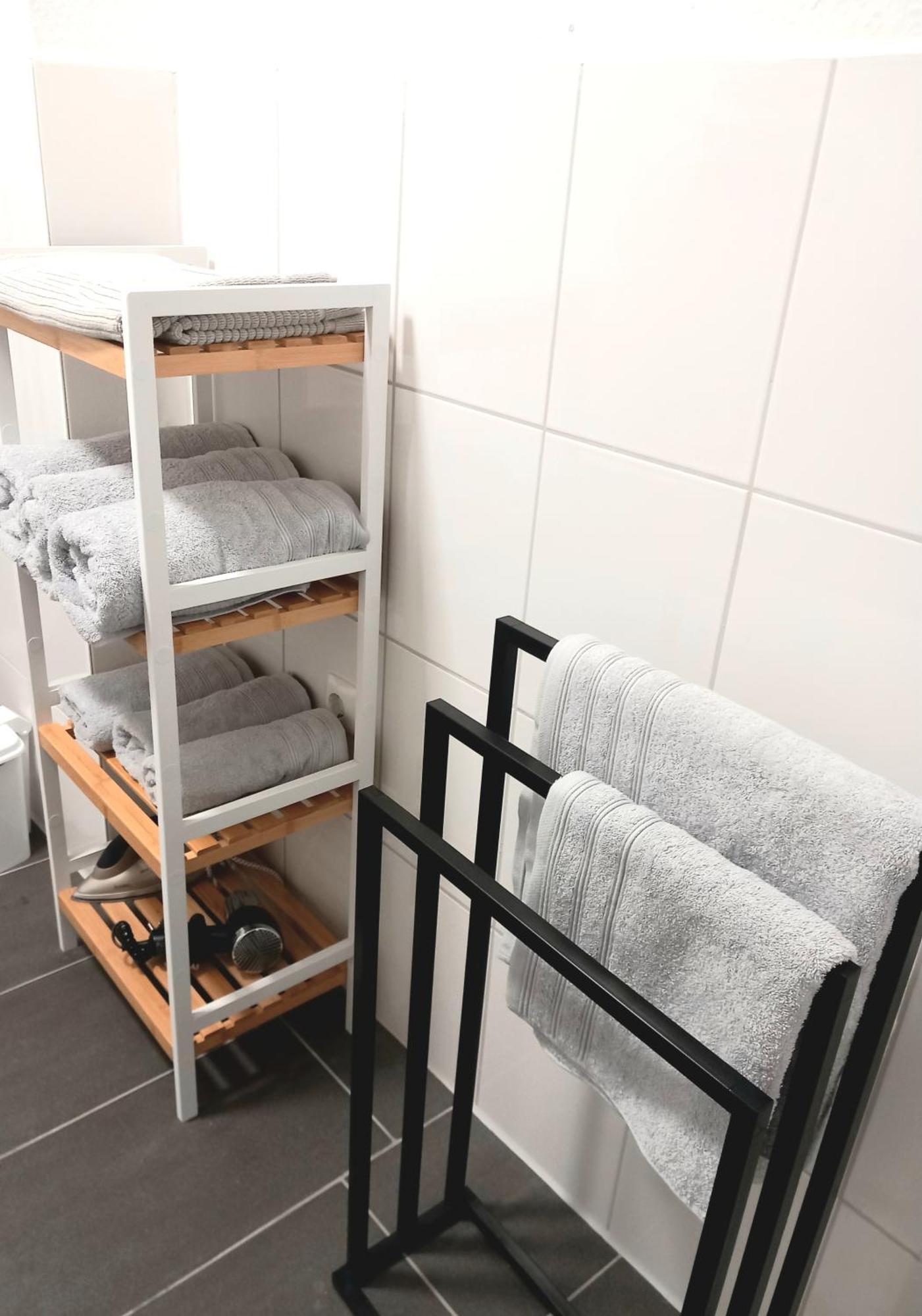 City Apartment Duisburg 2#Netflix &Wlan &Kingsize Bett & Kaffee Maschine & Central & 500M Innenhafen & 2 Min U Bahn 外观 照片