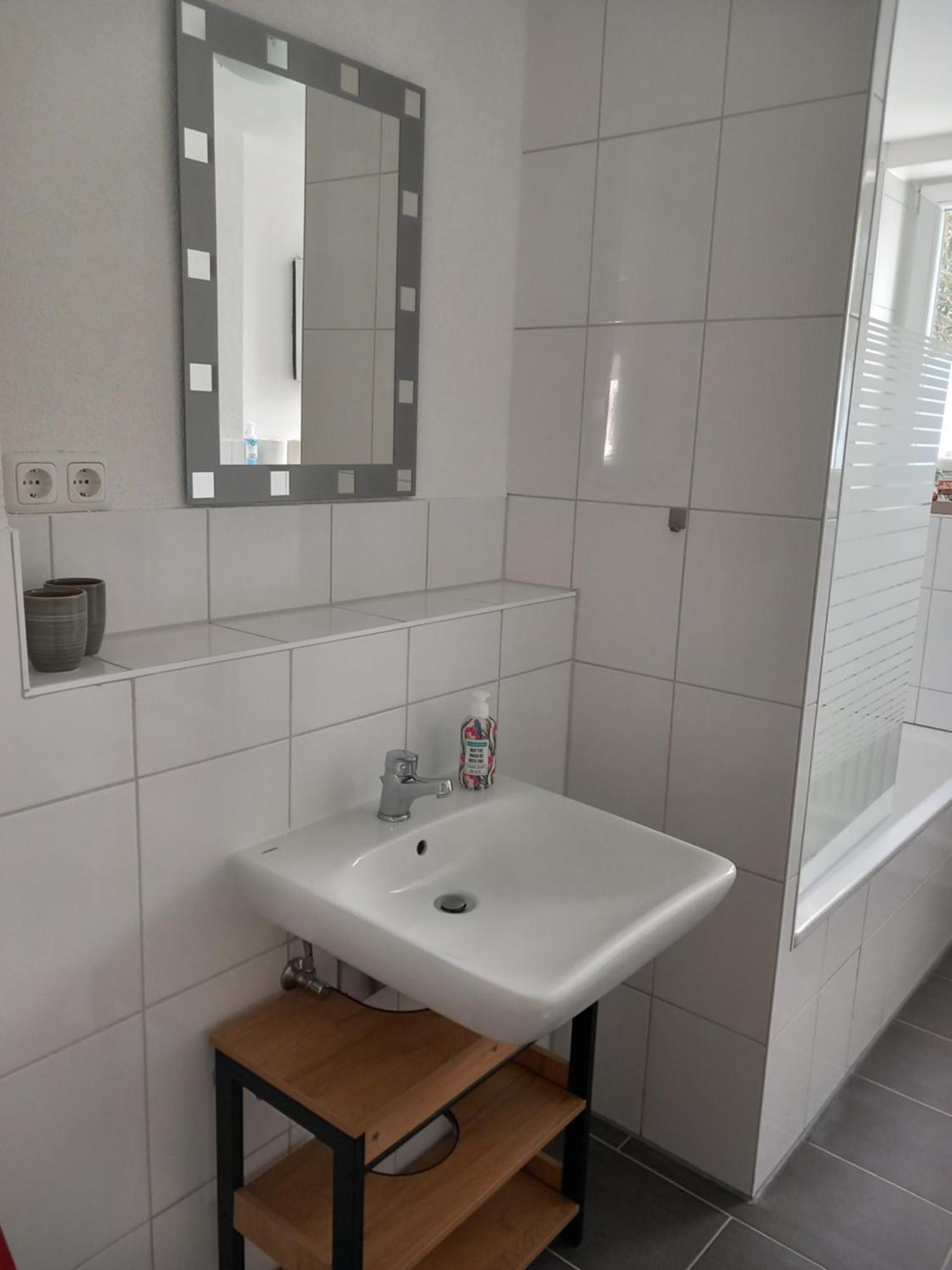 City Apartment Duisburg 2#Netflix &Wlan &Kingsize Bett & Kaffee Maschine & Central & 500M Innenhafen & 2 Min U Bahn 外观 照片