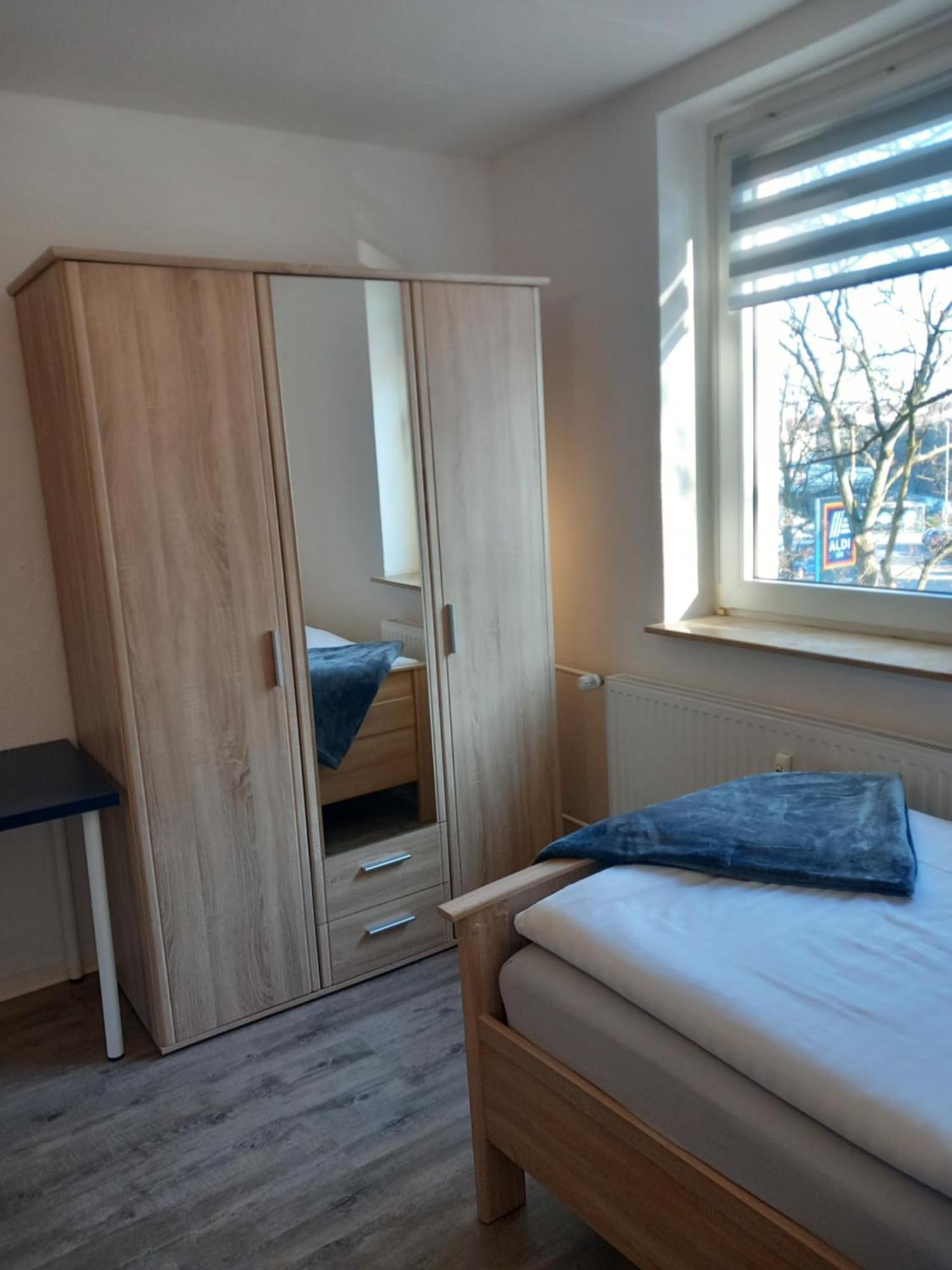 City Apartment Duisburg 2#Netflix &Wlan &Kingsize Bett & Kaffee Maschine & Central & 500M Innenhafen & 2 Min U Bahn 外观 照片